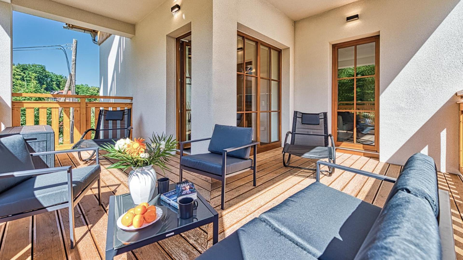 Aparthotel Przy Starej Piekarni Vip By Royal Aparts ชกลาร์สกา ปอเรมบา ภายนอก รูปภาพ