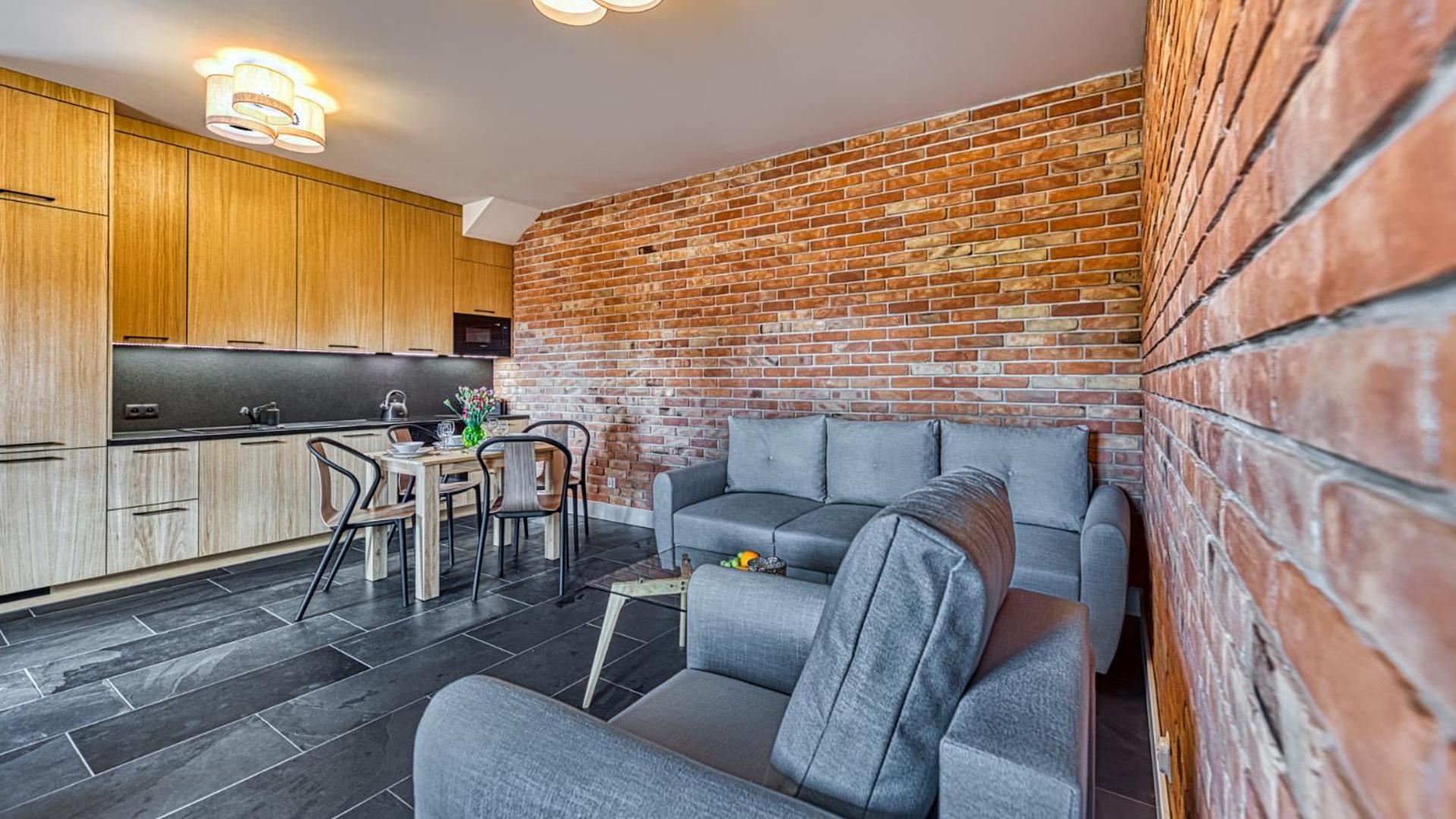 Aparthotel Przy Starej Piekarni Vip By Royal Aparts ชกลาร์สกา ปอเรมบา ภายนอก รูปภาพ