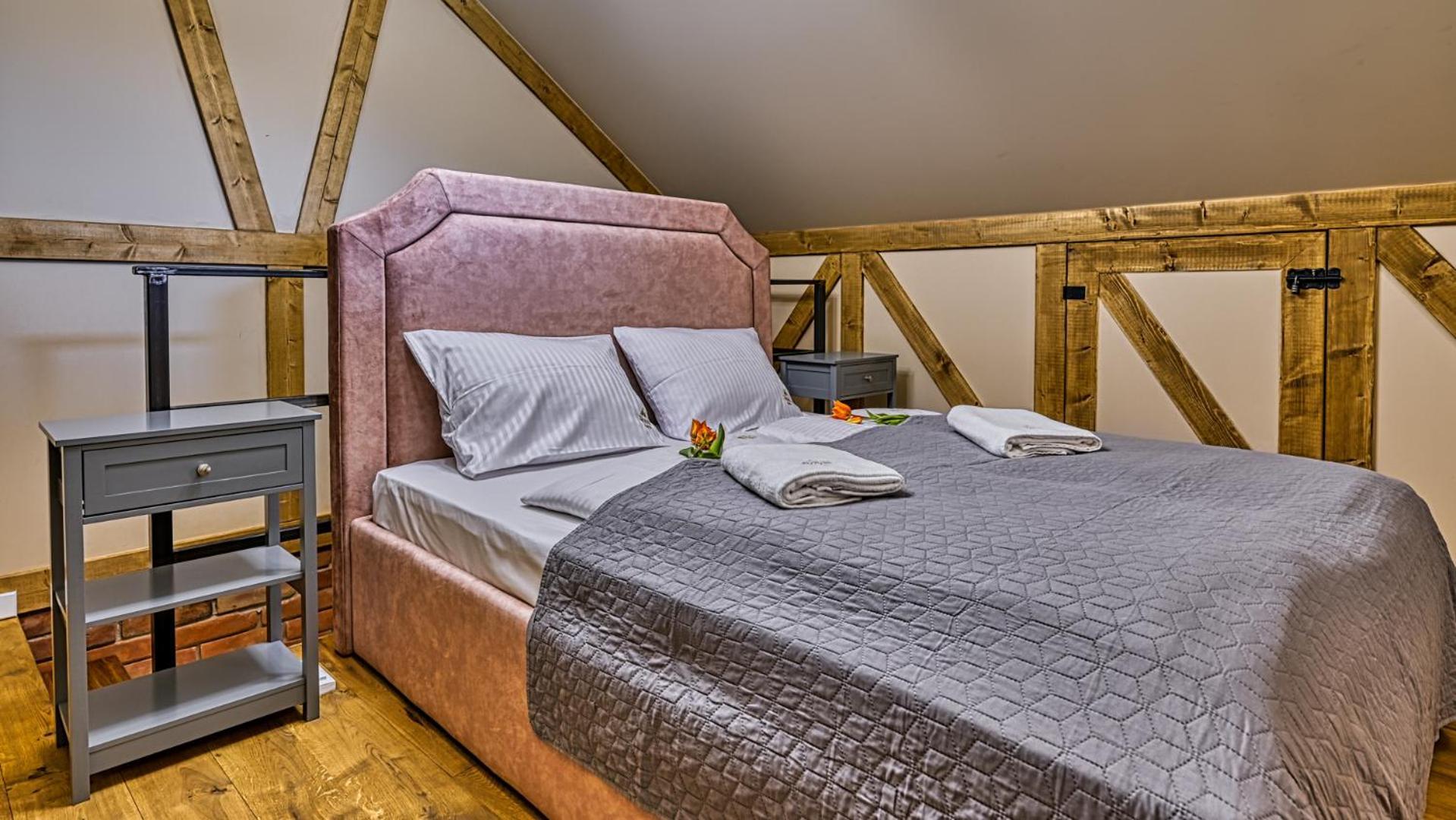 Aparthotel Przy Starej Piekarni Vip By Royal Aparts ชกลาร์สกา ปอเรมบา ภายนอก รูปภาพ